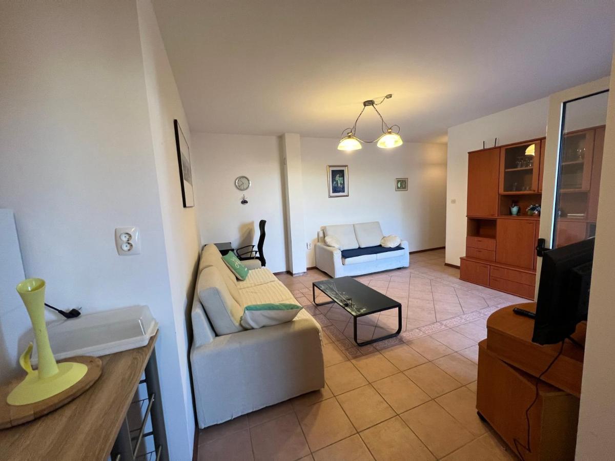 Apartment Luka نوفاليا المظهر الخارجي الصورة